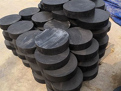 伊美区板式橡胶支座由若干层橡胶片与薄钢板经加压硫化